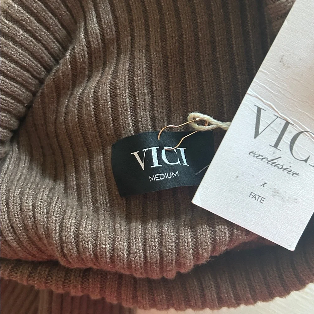 NWT Fate Ribbed Turtleneck by Vici, chocolate (brown), women’s size medium.